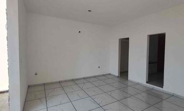 Casa en venta con recámara en planta baja Col 21 de septiembre zona Nte pte cerca del C4 y SEF