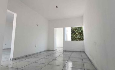 Casa en venta con recámara en planta baja Col 21 de septiembre zona Nte pte cerca del C4 y SEF