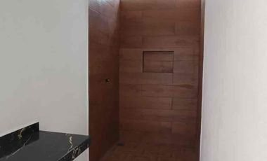 Casa en venta con recámara en planta baja Col 21 de septiembre zona Nte pte cerca del C4 y SEF