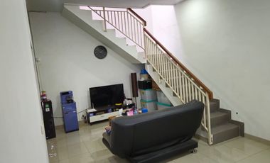 Dijual Cepat Rumah 1,5 Lantai Furnish Siap Huni Harga Murah Dicluster Tamansari Kota Harapan Indah Bekasi