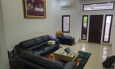 Dijual Cepat Rumah 1,5 Lantai Furnish Siap Huni Harga Murah Dicluster Tamansari Kota Harapan Indah Bekasi