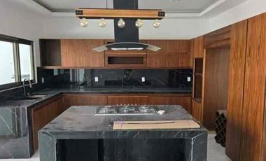 Casa en preventa cerca del Frac las Nubes sobre la calle central zona sur ote de la ciudad