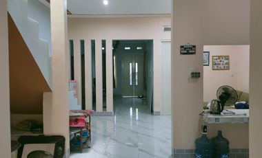 Dijual Banting Harga Rumah 2 Lantai Siap Huni Strategis Lokasi Perum. Taman Sejahtera Wiyung Surabaya