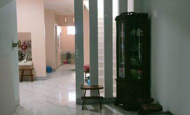 Dijual Banting Harga Rumah 2 Lantai Siap Huni Strategis Lokasi Perum. Taman Sejahtera Wiyung Surabaya