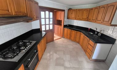 SE VENDE APARTAMENTO EN CABECERA