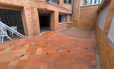 SE VENDE APARTAMENTO EN CABECERA