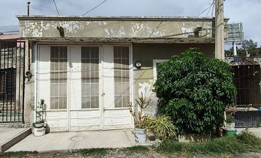 Casa en VENTA una sola planta, a cuadra y media de la carretera a Chapala