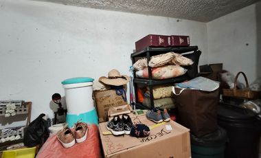 Casa en VENTA una sola planta, a cuadra y media de la carretera a Chapala