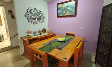 Casa en VENTA una sola planta, a cuadra y media de la carretera a Chapala