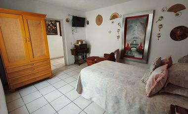 Casa en VENTA una sola planta, a cuadra y media de la carretera a Chapala