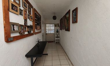 Casa en VENTA una sola planta, a cuadra y media de la carretera a Chapala