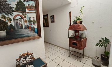 Casa en VENTA una sola planta, a cuadra y media de la carretera a Chapala