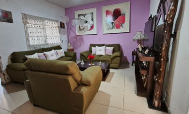 Casa en VENTA una sola planta, a cuadra y media de la carretera a Chapala