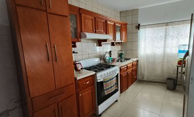 Casa en VENTA una sola planta, a cuadra y media de la carretera a Chapala