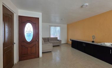 RENTA CASA AMUEBLADA EN CAMPO REAL