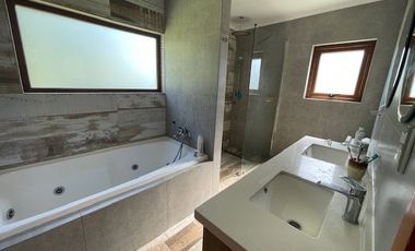 Vende espectacular Parcela con Casa soleada, sector Chamiza, Puerto Montt.