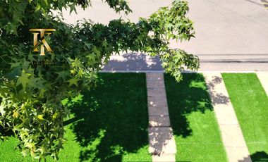 cercano Avenida y supermercado.