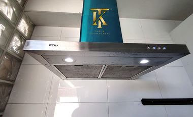 cercano Avenida y supermercado.