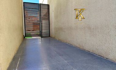 cercano Avenida y supermercado.