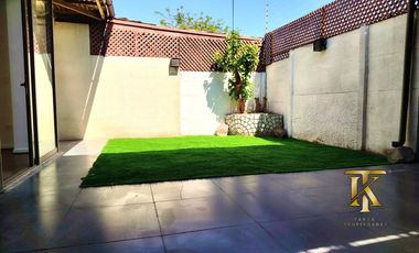 cercano Avenida y supermercado.