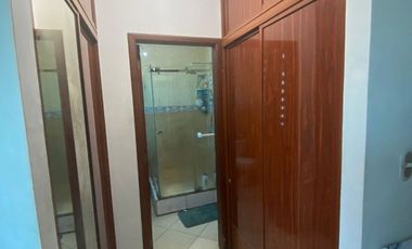 EN VENTA CASA DE 3 PLANTAS MACHALA