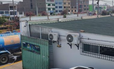 VENDO TERRENO  COMERCIAL DE 1094 M2 EN PLENA AV. CARLOS IZAGUIRRE SMP