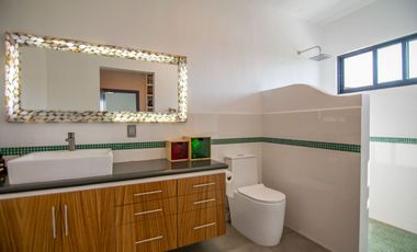 Nuevecita, estrenala en Vista del lago, Country club!