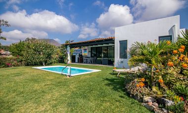 Nuevecita, estrenala en Vista del lago, Country club!