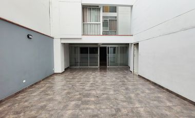 DEPARTAMENTO CON VISTA A LA CALLE – MAYORAZGO CHICO, ATE
