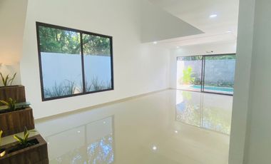 Residencial El Encuentro: Espectacular Casa de 4 Recámaras con Jacuzzi Privado y Doble Altura