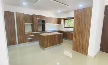 Residencial El Encuentro: Espectacular Casa de 4 Recámaras con Jacuzzi Privado y Doble Altura