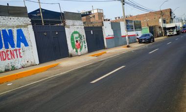 VENDO TERRENO PLANO DE 1094 M2 EN PLENA AVENIDA CARLOS IZAGUIRRE S.M.P