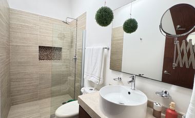 270 m² en Cancún – Residencial Aqua con Alta Plusvalía y Alberca Privada  Ideal para Vivir o Invertir