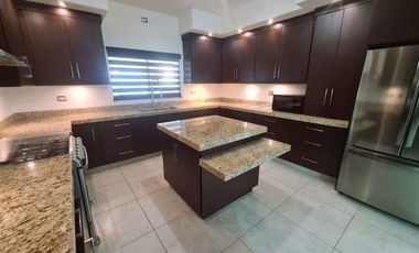 Renta Casa de 3 recámaras Amueblada y equipada en Puente Real, Ciudad Obregón