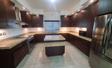 Renta Casa de 3 recámaras Amueblada y equipada en Puente Real, Ciudad Obregón