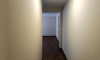 VENTA DE DEPARTAMENO DE DOS DORMITORIO  EN SEGUNDO PISO / INCLUYE COCHERA