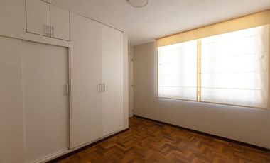 VENTA DE DEPARTAMENO DE DOS DORMITORIO  EN SEGUNDO PISO / INCLUYE COCHERA