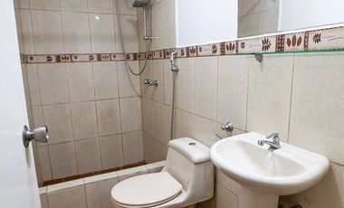 VENTA DE DEPARTAMENO DE DOS DORMITORIO  EN SEGUNDO PISO / INCLUYE COCHERA