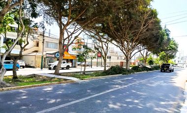 VENTA DE DEPARTAMENO DE DOS DORMITORIO  EN SEGUNDO PISO / INCLUYE COCHERA