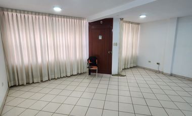 LINDA CASITA EN CIUDAD DEL DEPORTE 2DO SECTOR