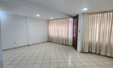 LINDA CASITA EN CIUDAD DEL DEPORTE 2DO SECTOR