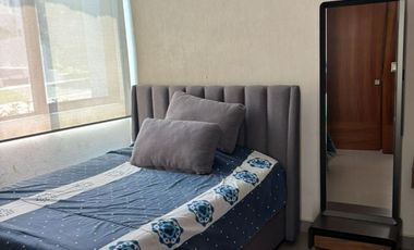 SE RENTA HERMOSA CASA EN PUERTA DEL BOSQUE, EN ESQUINA, A UNOS PASOS DE LA CASA CLUB