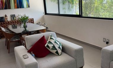 SE RENTA HERMOSA CASA EN PUERTA DEL BOSQUE, EN ESQUINA, A UNOS PASOS DE LA CASA CLUB