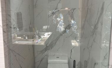 SE RENTA HERMOSA CASA EN PUERTA DEL BOSQUE, EN ESQUINA, A UNOS PASOS DE LA CASA CLUB