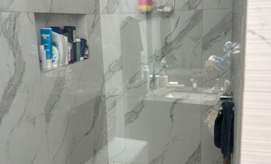 SE RENTA HERMOSA CASA EN PUERTA DEL BOSQUE, EN ESQUINA, A UNOS PASOS DE LA CASA CLUB