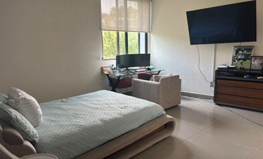 SE RENTA HERMOSA CASA EN PUERTA DEL BOSQUE, EN ESQUINA, A UNOS PASOS DE LA CASA CLUB