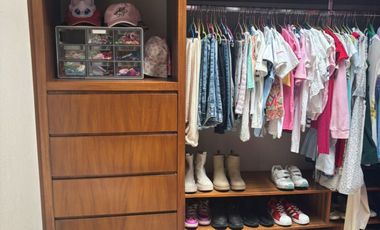 SE RENTA HERMOSA CASA EN PUERTA DEL BOSQUE, EN ESQUINA, A UNOS PASOS DE LA CASA CLUB