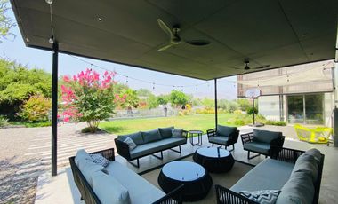 VENTA ESPECTACULAR CASA MEDITERRÁNEA EN EXCLUSIVO CONDOMINIO PIEDRA ROJA – DISEÑO VANGUARDISTA, LUJO Y FUNCIONALIDAD - 5D + 5B + SERVICIOS + PISCINA