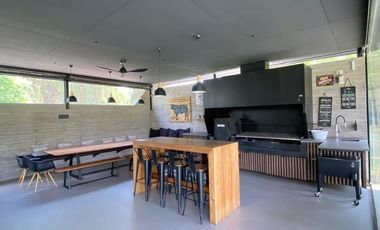 VENTA ESPECTACULAR CASA MEDITERRÁNEA EN EXCLUSIVO CONDOMINIO PIEDRA ROJA – DISEÑO VANGUARDISTA, LUJO Y FUNCIONALIDAD - 5D + 5B + SERVICIOS + PISCINA