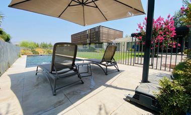 VENTA ESPECTACULAR CASA MEDITERRÁNEA EN EXCLUSIVO CONDOMINIO PIEDRA ROJA – DISEÑO VANGUARDISTA, LUJO Y FUNCIONALIDAD - 5D + 5B + SERVICIOS + PISCINA